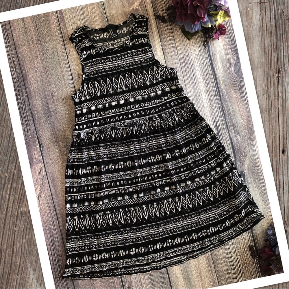 Forever 21 Tribal Print Crinkle Dress sz Medium